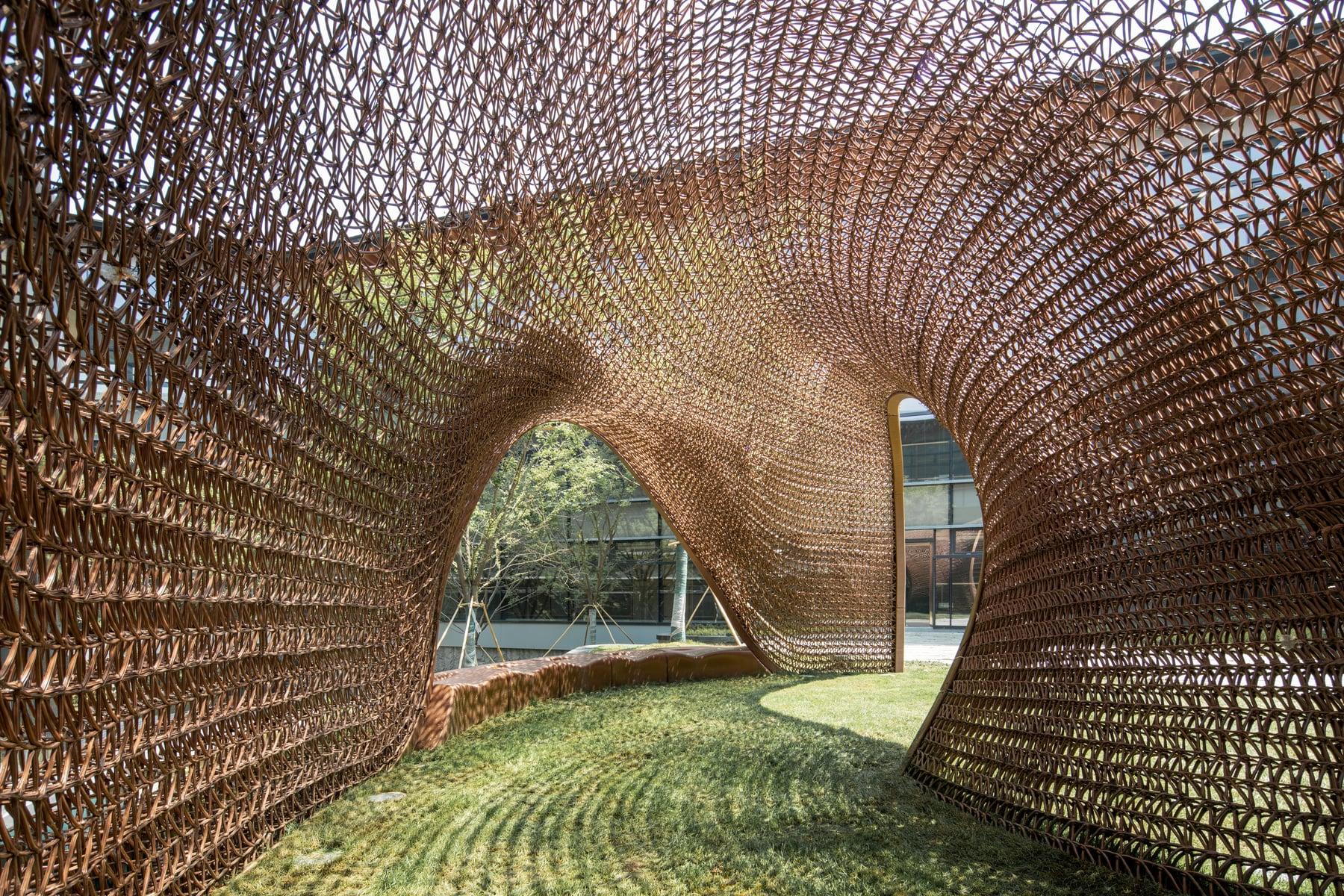 Bamboo-weave corridor