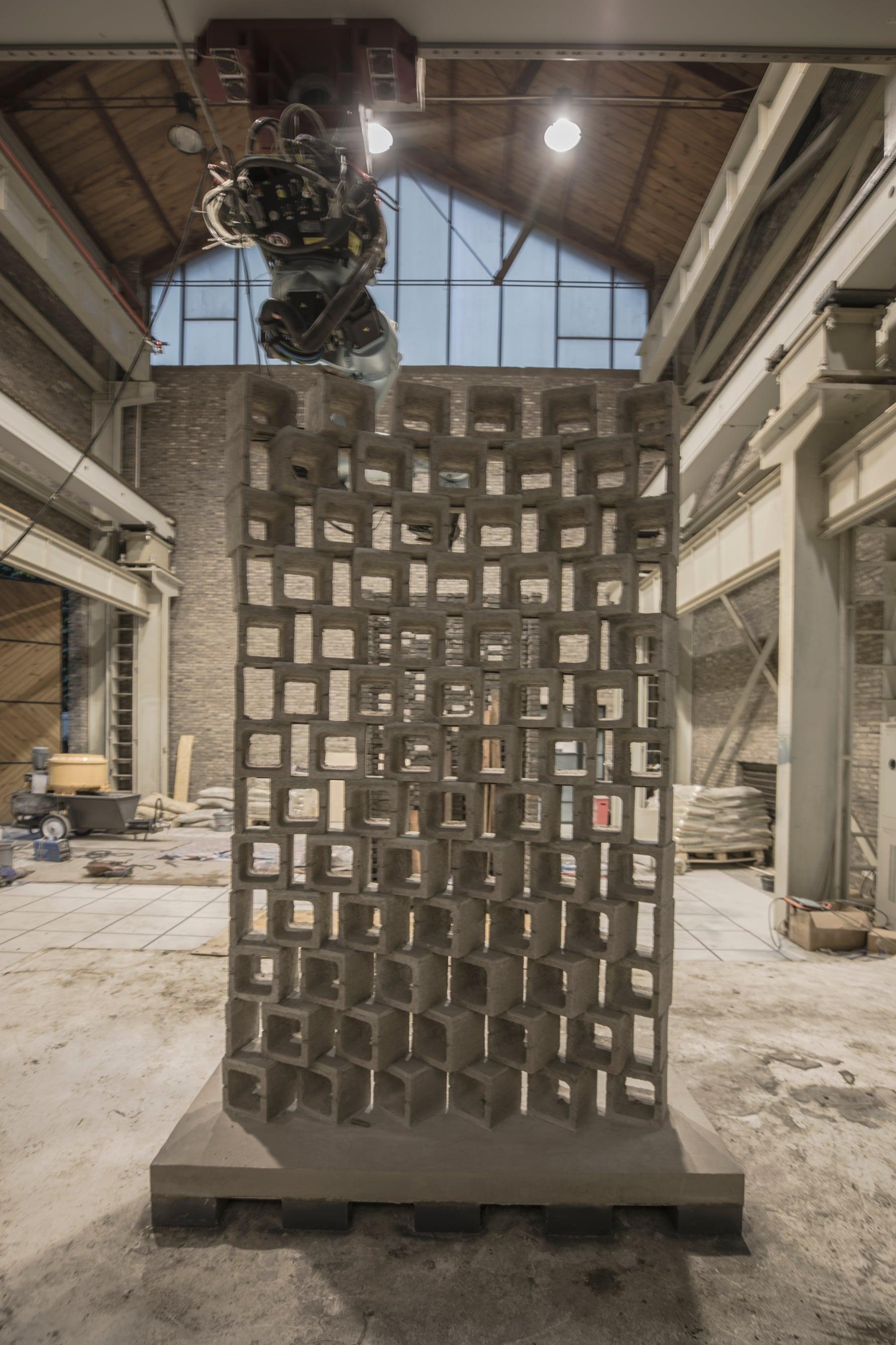 3D-printed concrete wall