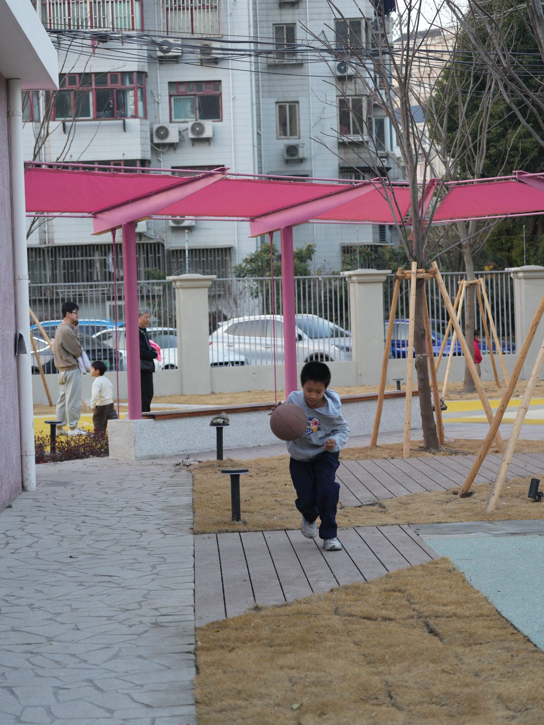 A neighbourhood path threading the planted pockets