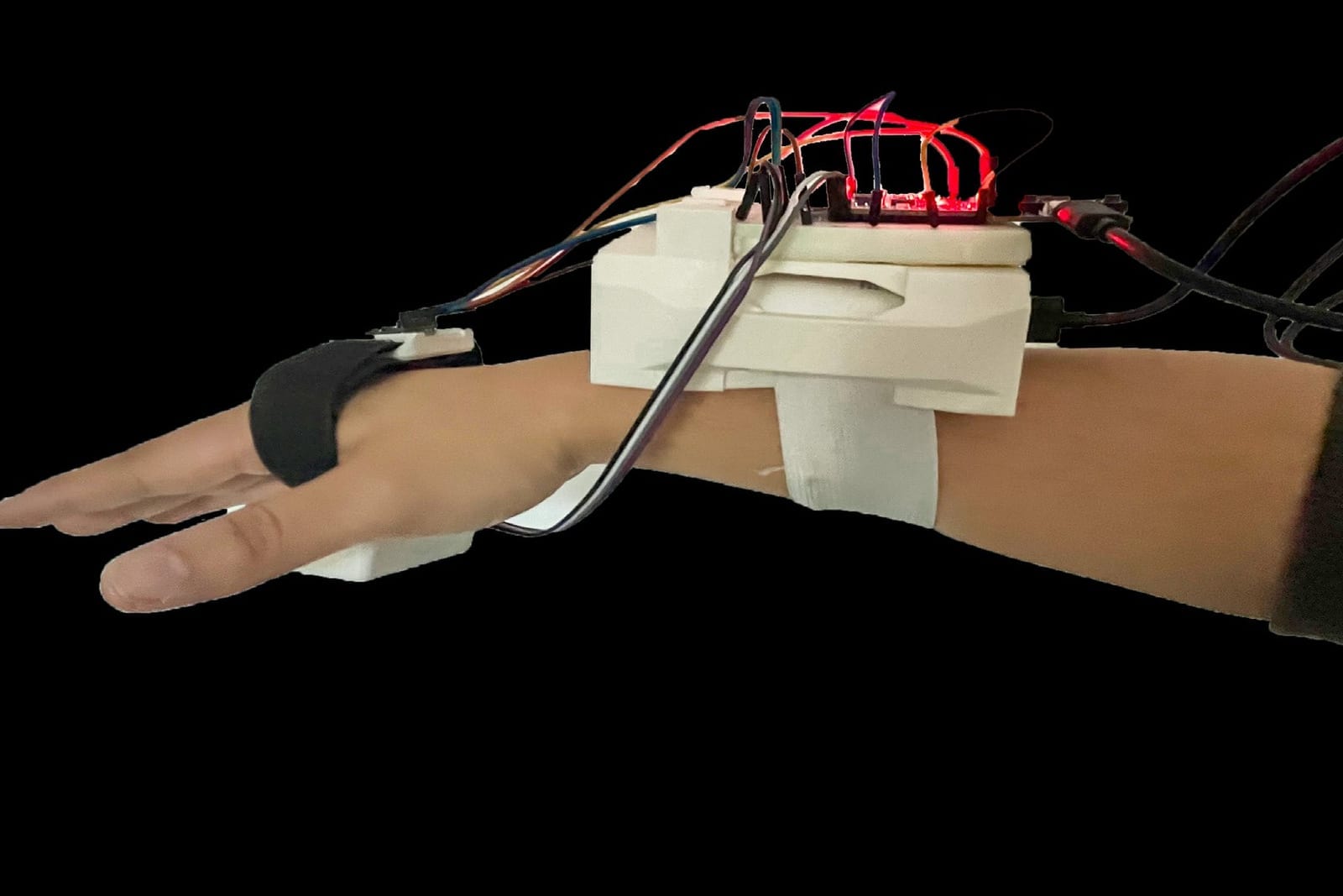 Wearable sensor hardware and TouchDesigner interface